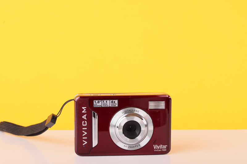 Vivitar ViviCam 7020 7.1MP Digital Compact Camera