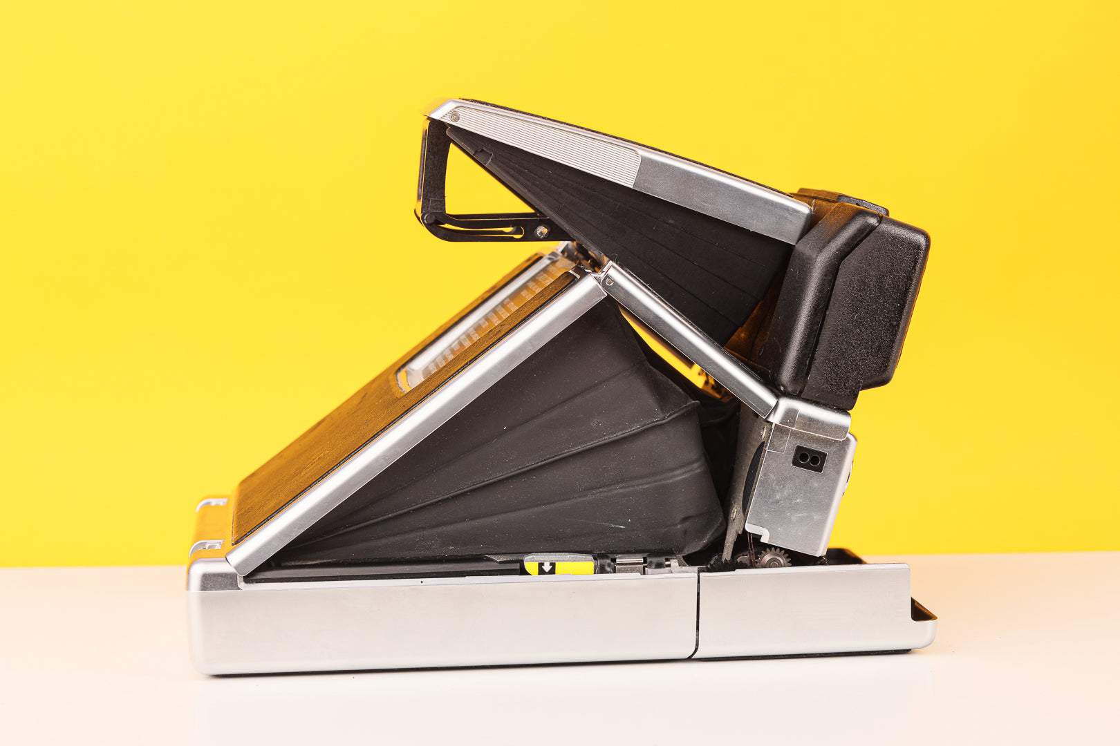 【ジャンク品】POLAROID SX-70 LAND CAMERA SONAR Polaroid Originals SX-70 Sonar Instant Film Camera (Silver)