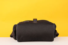 Load image into Gallery viewer, Hama Classic F66 Messenger Camera Bag
