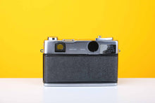 Load image into Gallery viewer, Yashica 1c Lynx-14e 35mm Rangefinder Film Camera
