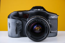 Load image into Gallery viewer, Minolta Dynax 9xi 35mm SLR Film Camera with 28-80mm f4-5.6 Lens
