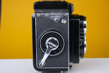 Load image into Gallery viewer, Yashica Mat Vintage TLR Medium Format Film Camera
