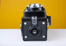 Load image into Gallery viewer, Yashica Mat Vintage TLR Medium Format Film Camera
