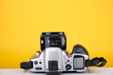 Load image into Gallery viewer, Minolta 500si 35mm SLR Film Camera With 28mm f2.8 Lens
