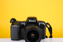 Load image into Gallery viewer, NIkon F-601 35mm SLR Film Camera with Nikkor 28-100mm f3.5-5.6 G Lens
