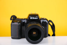 Load image into Gallery viewer, NIkon F-601 35mm SLR Film Camera with Nikkor 28-100mm f3.5-5.6 G Lens
