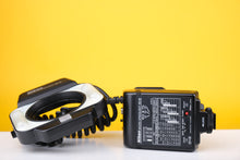 Load image into Gallery viewer, Nikon SS 29 Macro Flash with Case
