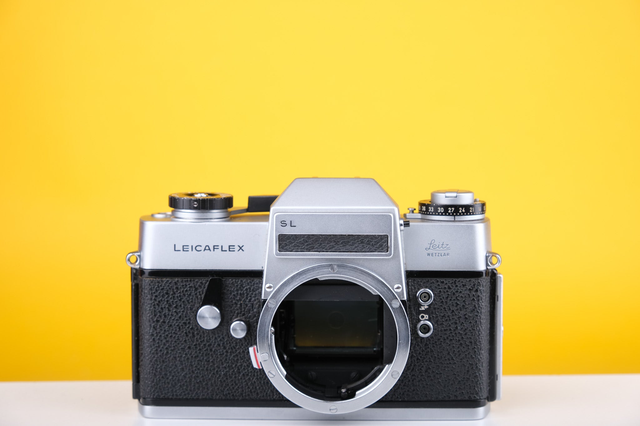 Leicaflex SL 35mm SLR Film Camera Body