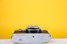 Load image into Gallery viewer, Leicaflex SL 35mm SLR Film Camera Body
