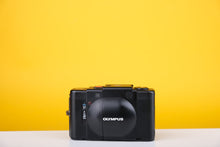 Load image into Gallery viewer, Olympus XA 35mm Rangeinder Film Camera Boxed
