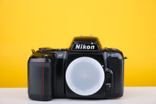Load image into Gallery viewer, Nikon F-601 35mm SLR Film Camera Body Boxed
