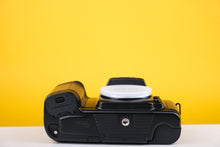 Load image into Gallery viewer, Nikon F-601 35mm SLR Film Camera Body Boxed
