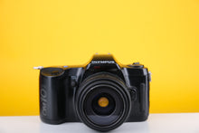Load image into Gallery viewer, Olympus OM101 35mm SLR Film Camera with 35-70mm f3.5-4.5
