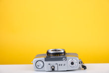 Load image into Gallery viewer, Olympus Pen EE-2 35mm Half-Frame Film Camera
