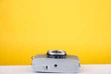 Load image into Gallery viewer, Olympus Pen EE-2 35mm Half-Frame Film Camera
