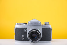 Load image into Gallery viewer, Miranda D 35mm SLR Film Camera with 50mm f2.8 Lens
