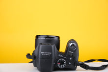 Load image into Gallery viewer, Fujifilm Finepix S2000HD Bridge Digicam
