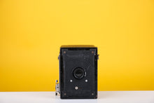Load image into Gallery viewer, Kodak Hawkeye Ace 127 Film Camera
