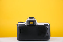 Load image into Gallery viewer, Nikon F65 35mm SLR Film Camera with 28-80mm Nikkor Lens
