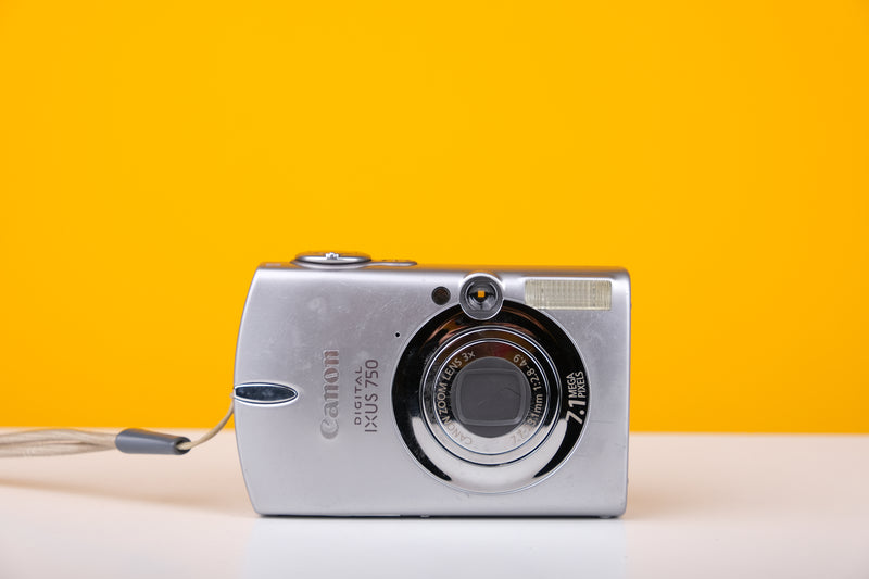Canon IXUS 750 Digicam Vintage Compact Digital Camera