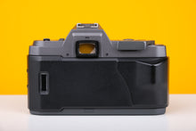 Load image into Gallery viewer, Pentax P30 35mm Film SLR with Miranda 28-70mm Lens

