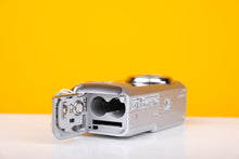 Load image into Gallery viewer, Canon Powershot A460 Digicam Vintage Digital Camera

