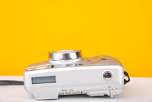 Load image into Gallery viewer, Minolta Zoom 160c 35mm Point and Shoot Film Camera
