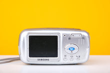 Load image into Gallery viewer, Samsung Digimax A400 Digicam Digital Camera
