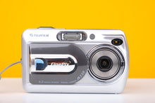 Load image into Gallery viewer, Fujifilm Finepix A330 Digicam Vintage Digital Camera
