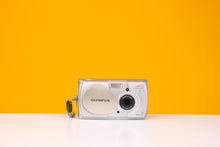 Load image into Gallery viewer, Olympus C1 Digicam Vintage Digital Camera
