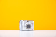 Load image into Gallery viewer, Canon Power Shot A540 Digicam Vintage Digital Camera
