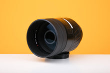 Load image into Gallery viewer, Minolta AF Reflex 500mm f/8 Lens with Case
