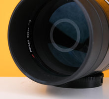 Load image into Gallery viewer, Minolta AF Reflex 500mm f/8 Lens with Case
