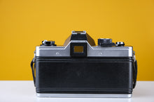 Load image into Gallery viewer, Praktica MTL5 B 35mm Film Camera with Helios 58mm f2 Prime Lens

