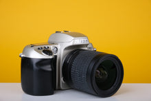 Load image into Gallery viewer, Nikon F60 35mm SLR Film Camera with 28-100mm f3.5-5.6 Lens
