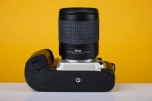 Load image into Gallery viewer, Nikon F60 35mm SLR Film Camera with 28-100mm f3.5-5.6 Lens
