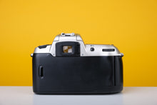 Load image into Gallery viewer, Nikon F60 35mm SLR Film Camera with 28-100mm f3.5-5.6 Lens
