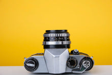 Load image into Gallery viewer, Praktica Super TL 35mm SLR Film Camera with Carl Zeiss 50mm f2.8
