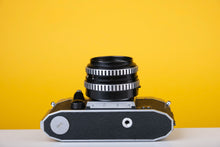 Load image into Gallery viewer, Praktica Super TL 35mm SLR Film Camera with Carl Zeiss 50mm f2.8
