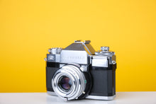 Load image into Gallery viewer, Zeiss Ikon Contaflex 35mm SLR Film Camera
