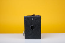 Load image into Gallery viewer, Kodak 120 Brownie No 2 Vintage Film Camera
