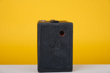 Load image into Gallery viewer, Kodak 120 Brownie No 2 Vintage Film Camera
