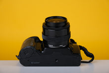 Load image into Gallery viewer, Minolta dynax 3xi bottom view
