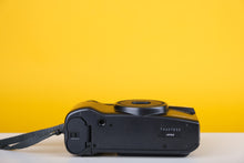 Load image into Gallery viewer, Minolta Panorama Zoom 28 35mm Point and Shoot Film Camera
