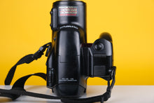 Load image into Gallery viewer, Olympus ED35-135 35mm Point and Shoot Film Camera
