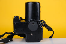 Load image into Gallery viewer, Olympus ED35-135 35mm Point and Shoot Film Camera
