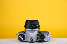 Load image into Gallery viewer, Pentax ME Super 35mm SLR Film Camera with SMC Pentax-M 50mm f1.7 Lens

