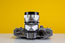 Load image into Gallery viewer, Petri V3 Flex 35mm Film Camera with Petri Automatic 55mm f/1.8 Lens
