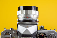 Load image into Gallery viewer, Petri V3 Flex 35mm Film Camera with Petri Automatic 55mm f/1.8 Lens
