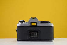 Load image into Gallery viewer, Minolta X-300 Vintage 35mm Film Camera with Minolta MD 50mm f/1.7 Prime Lens
